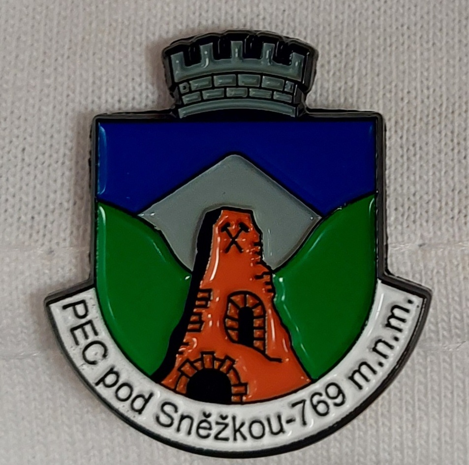 Pin Pec pod Sněžkou znak