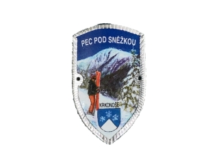 Štítek na hůl č. 2 - zimní Pec pod Sněžkou se znakem